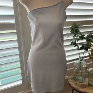 Dividen , one shoulder dress